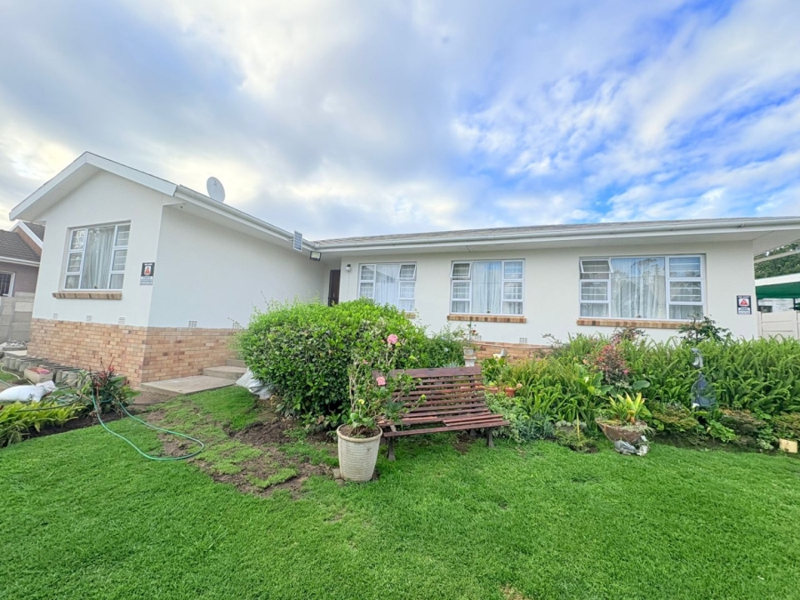 7 Bedroom Property for Sale in Sunnyridge Eastern Cape